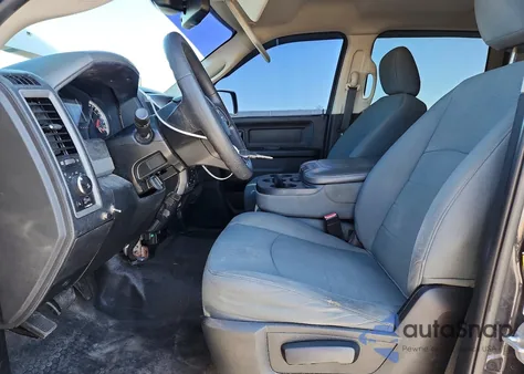 2018 Ram 1500 St z USA, uszkodzony, nr VIN 3C6RR7KG7JG227965